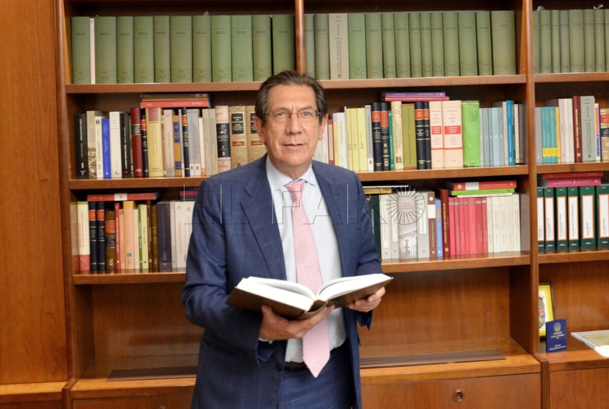 Enrique Arnaldo: "En el mundo judicial vivimos siempre en un combate de boxeo"