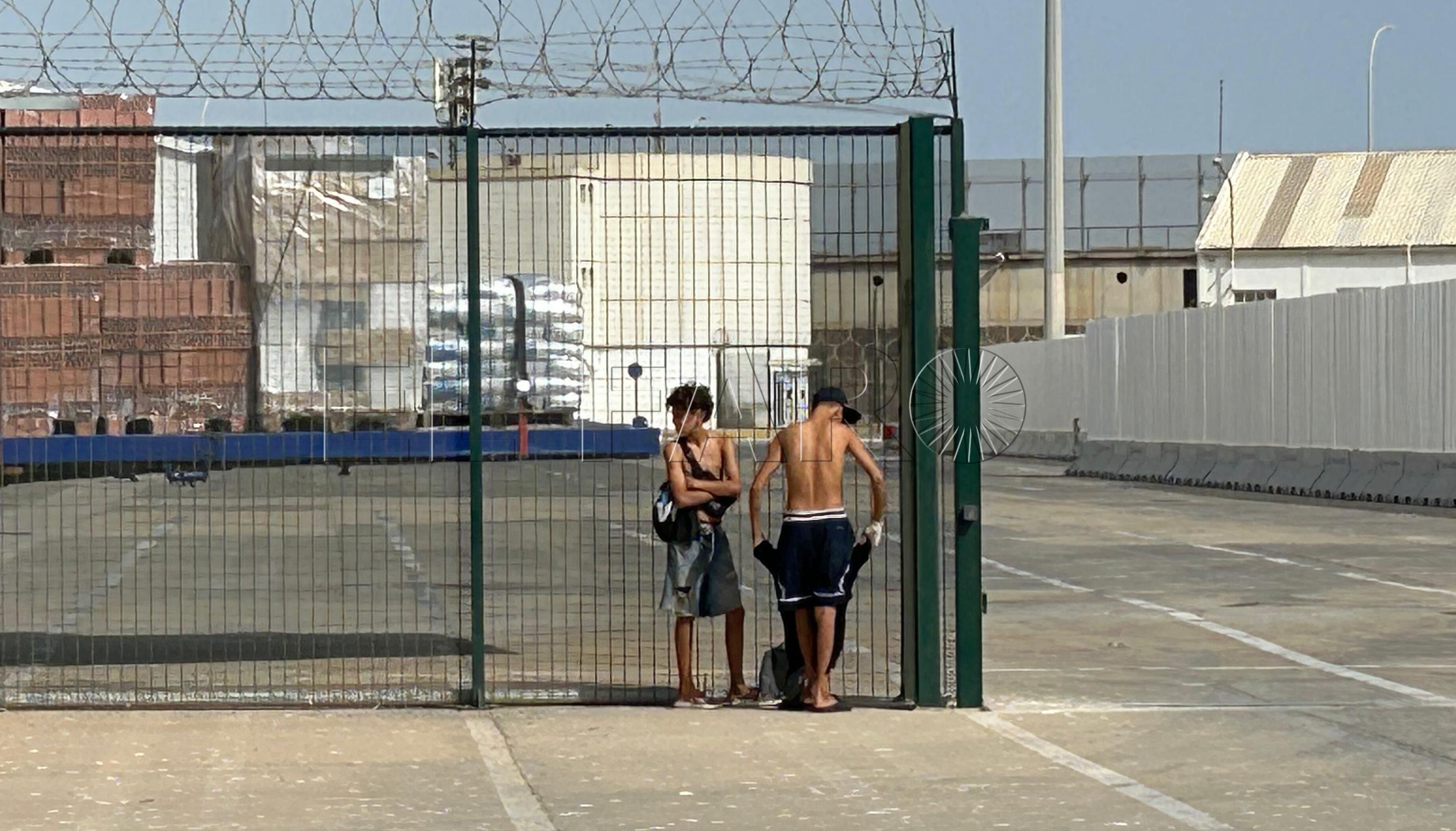 Aragón, La Rioja y Andalucía reciben a los primeros menores trasladados desde Melilla