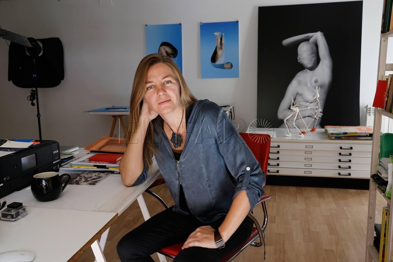 La fotografía pictórica de Natasha Lébedeva convierte el cuerpo en una obra de luz y movimiento