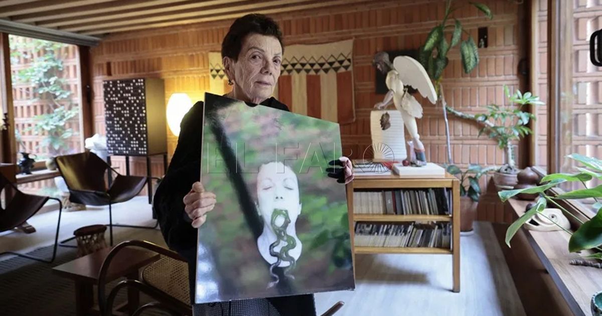 Graciela Iturbide muestra un profundo respeto hacia lo que fotografía