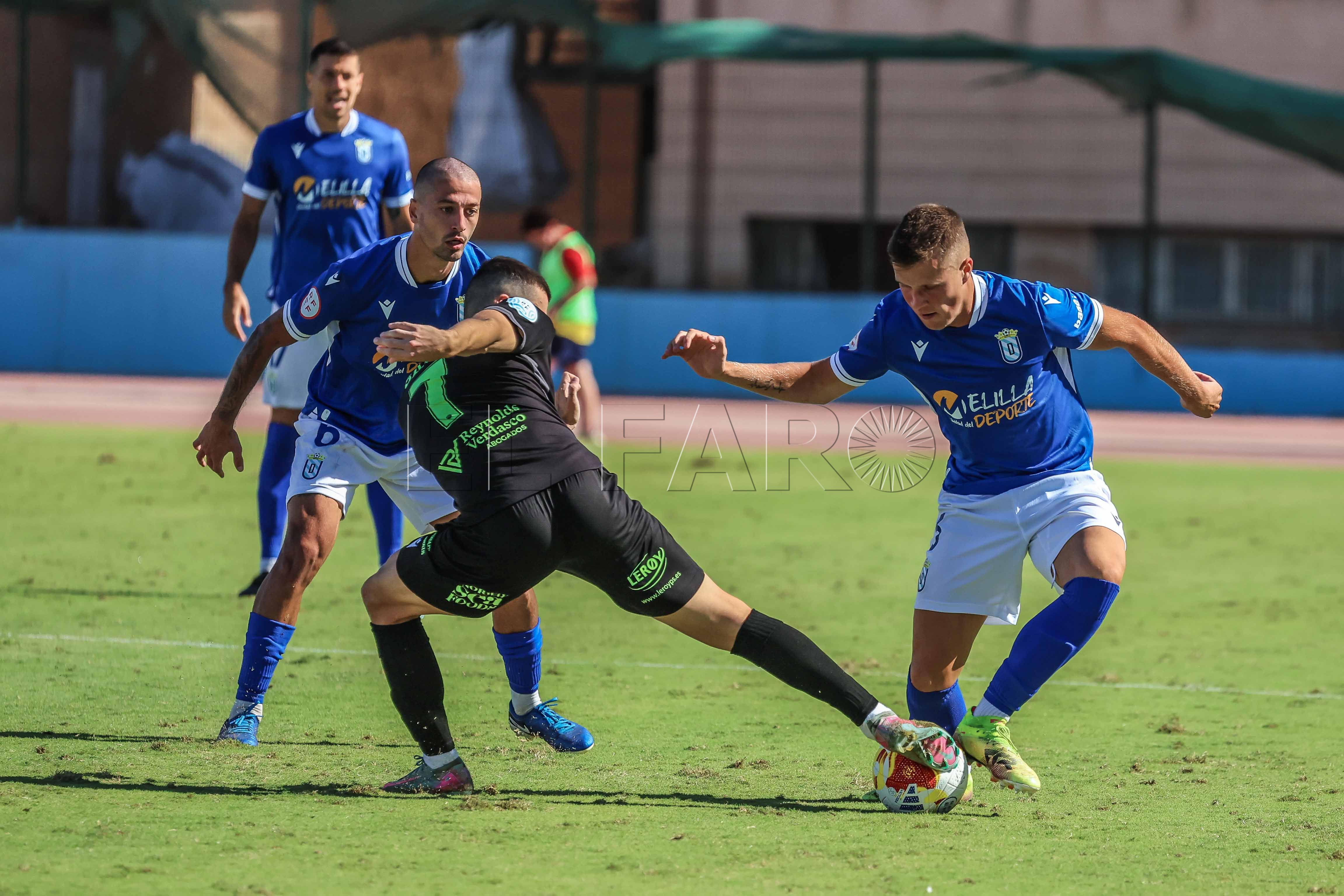 Reparto de puntos en el debut de Motos