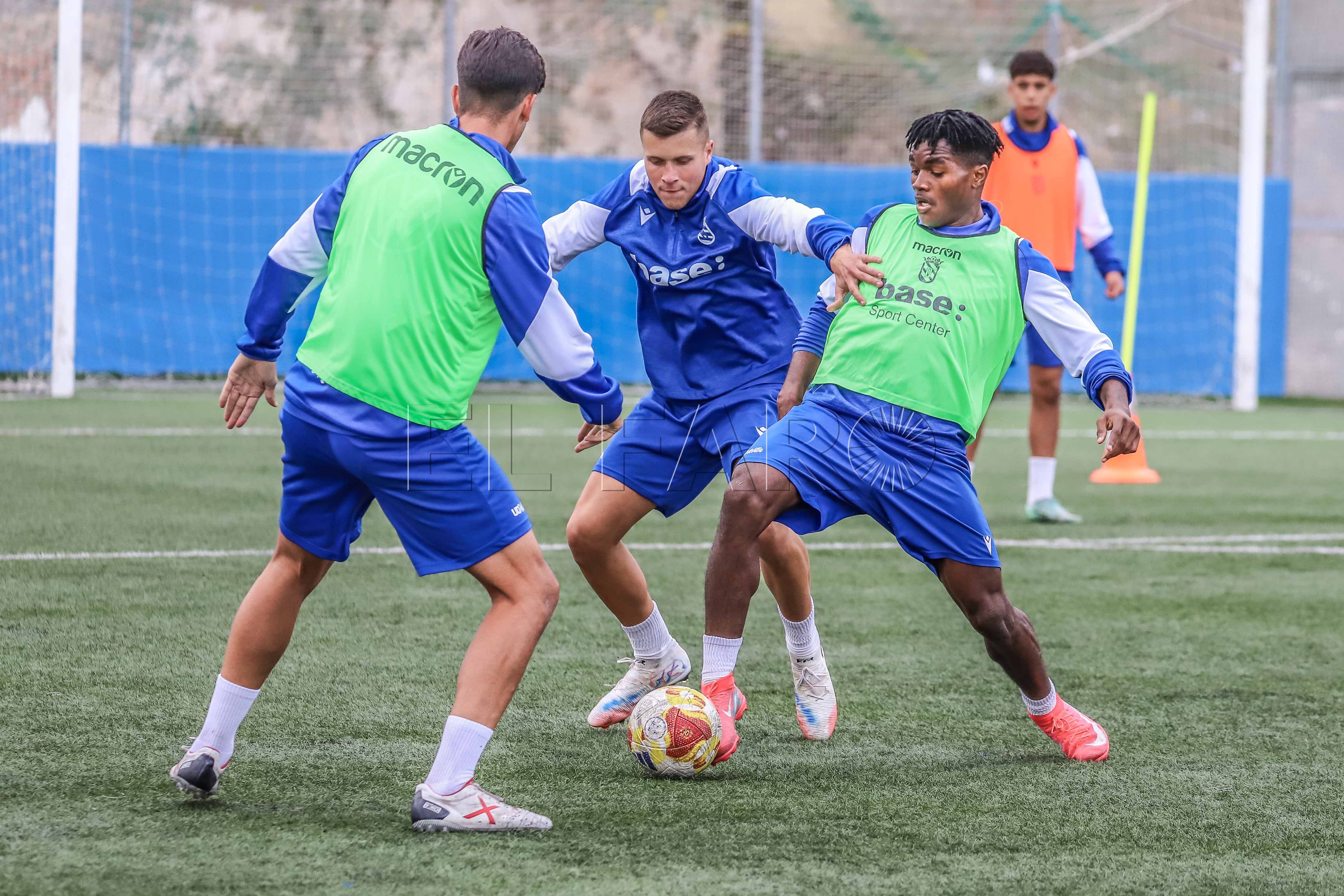 La UD Melilla intensifica su trabajo
