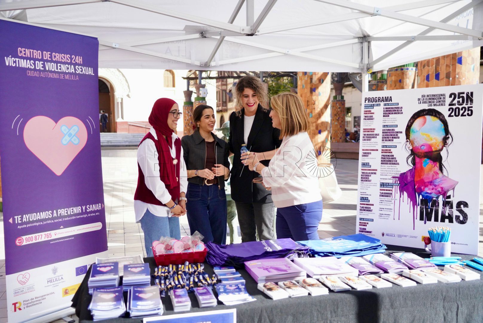 El Gobierno instala una mesa informativa en la plaza Menéndez Pelayo por el 25N