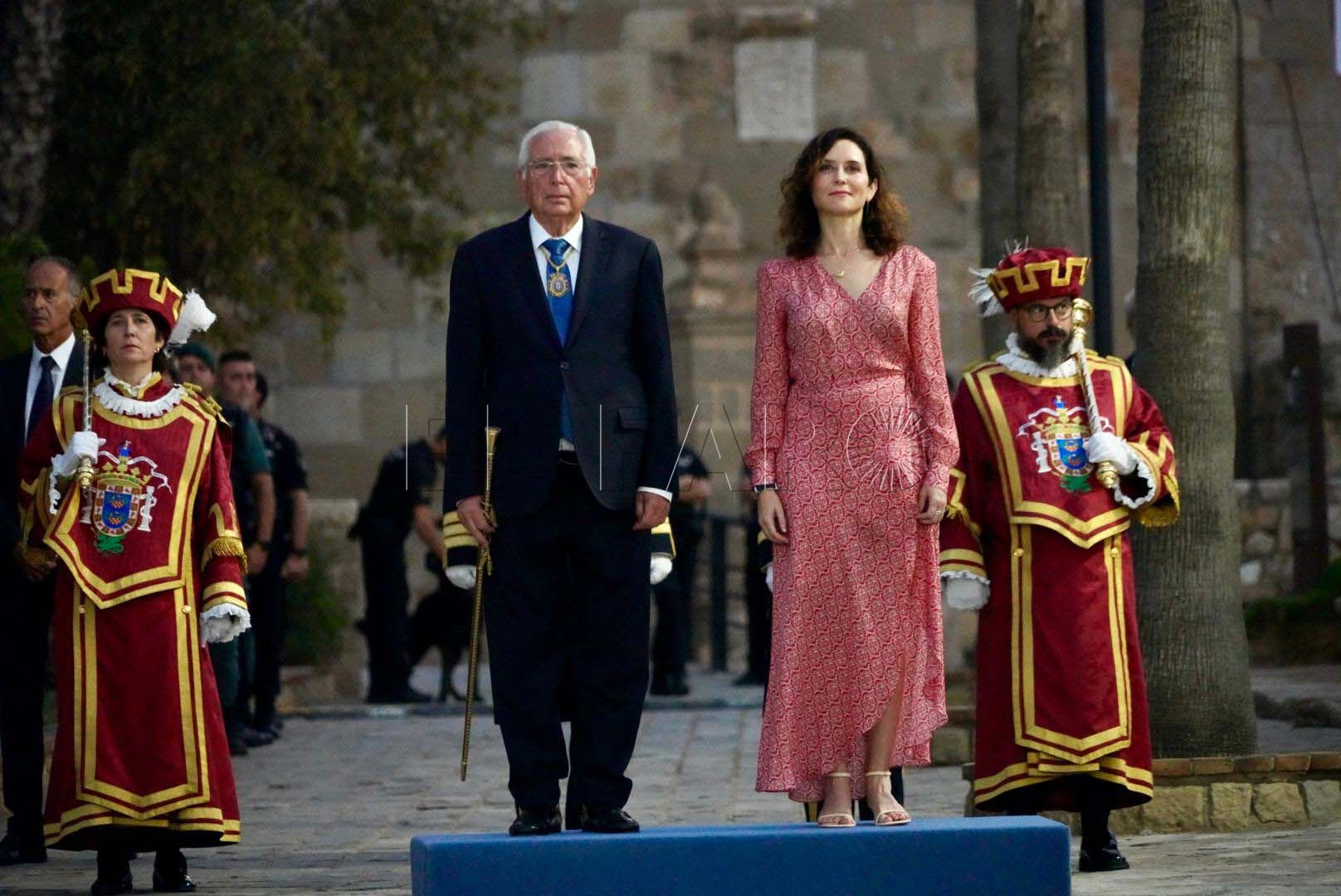 La presidenta madrileña estará en el foro económico