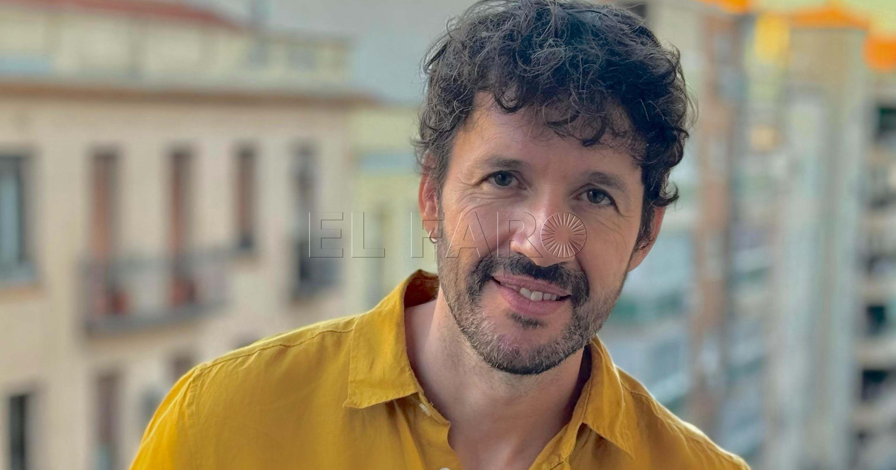 Autor del libro "Las chicas de Oro"