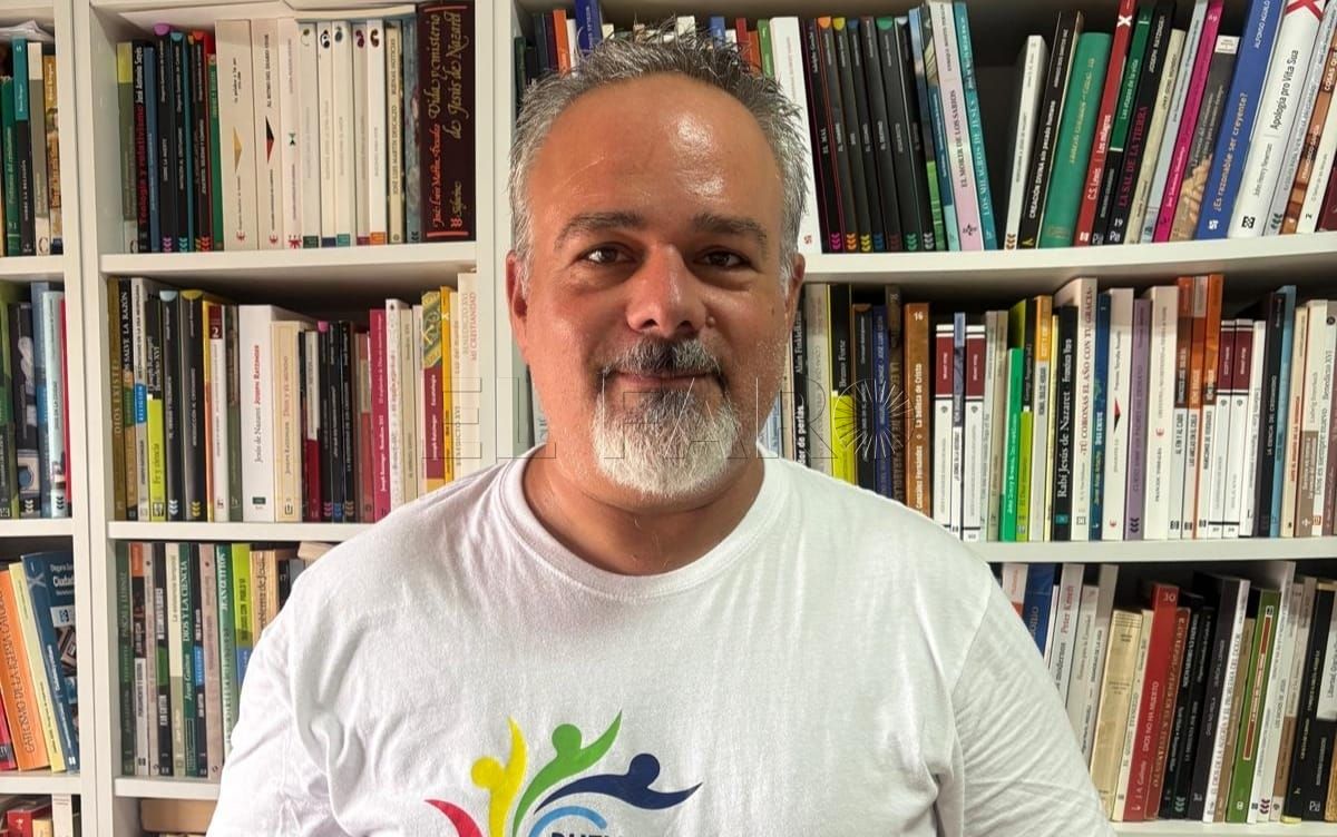 Antonio Jesús Molina presenta una obra ensayística que tiende puentes desde un lenguaje accesible