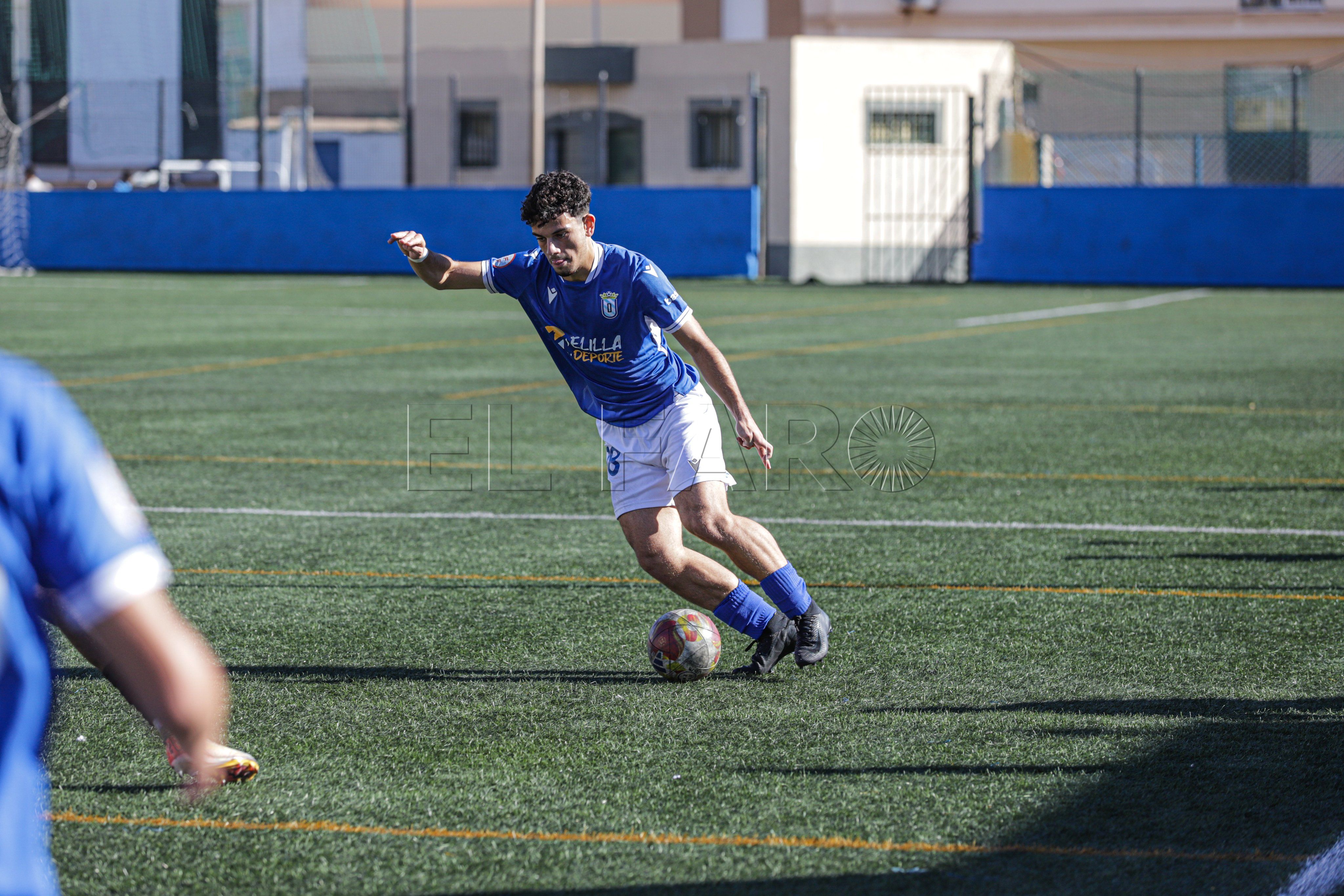 Salida del juvenil al terreno de juego del líder, el Real Betis