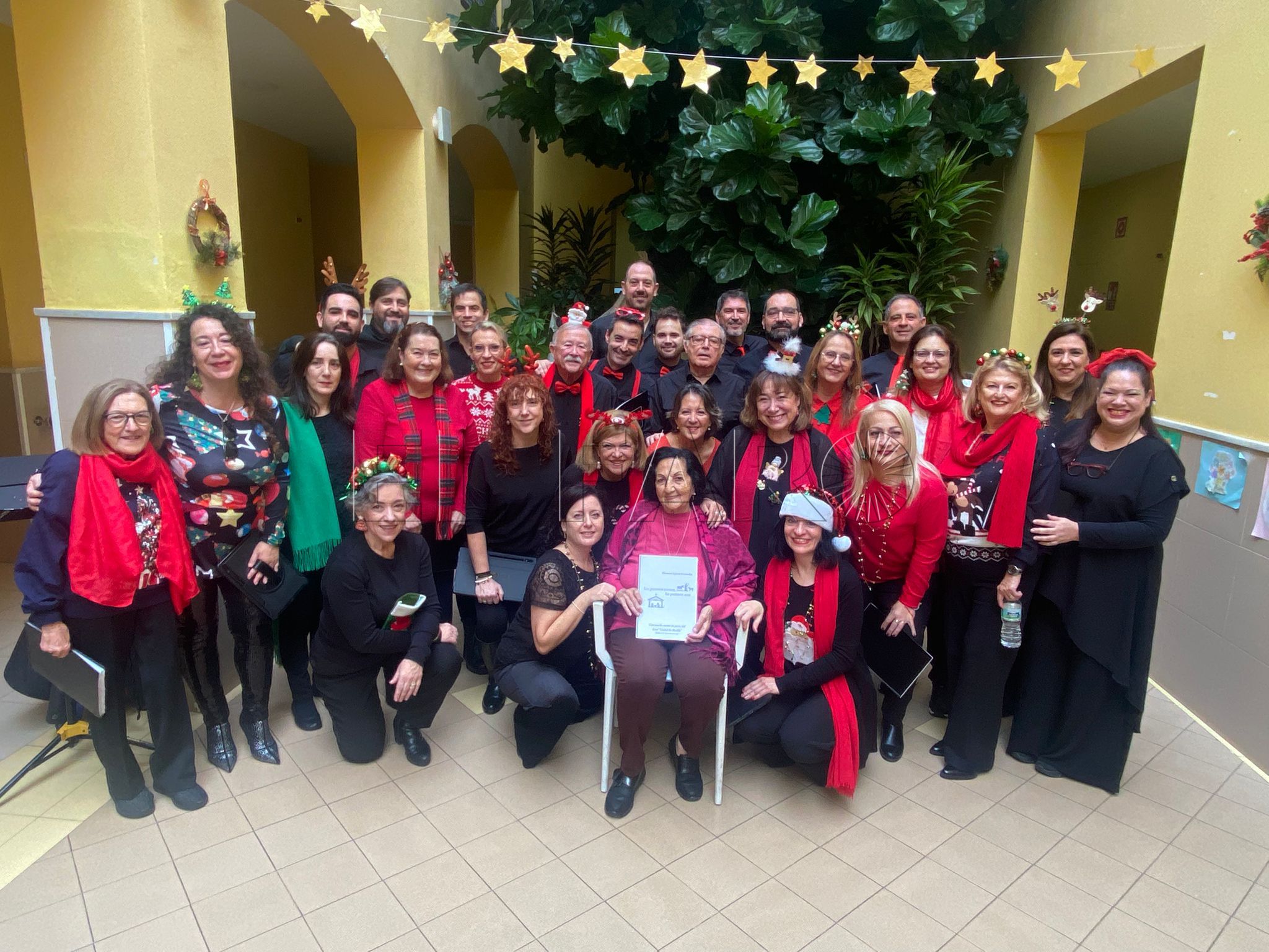 El Coro “Ciudad de Melilla” emociona en Gota de Leche con un homenaje especial a la señora Filo