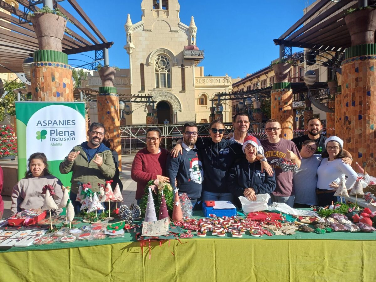 Aspanies adelanta la Navidad con su tradicional mercadillo
