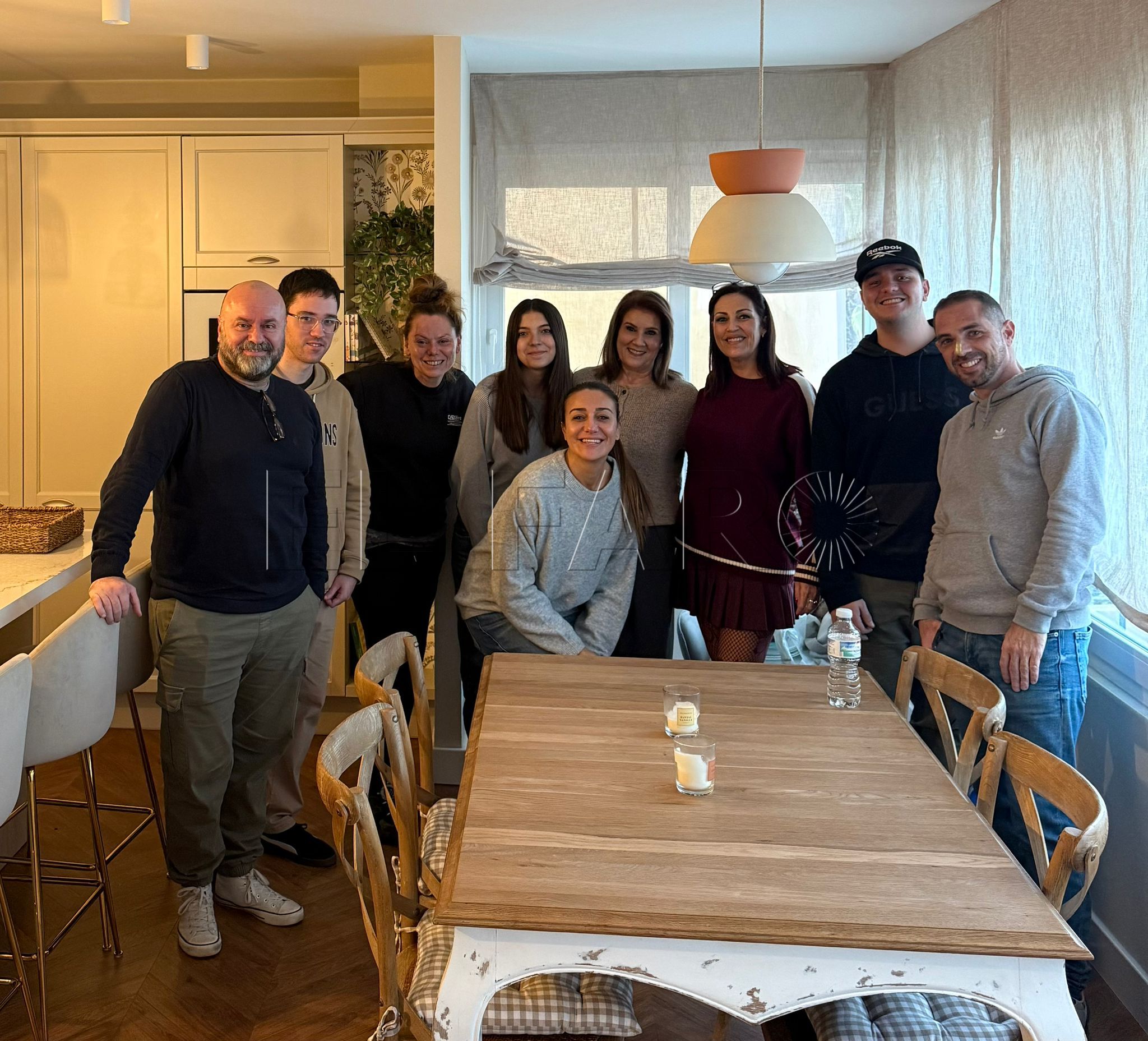 Alejandra Acedo da el salto a la dirección cinematográfica con ‘Bala’, un cortometraje que presenta la violencia de género desde el reflejo