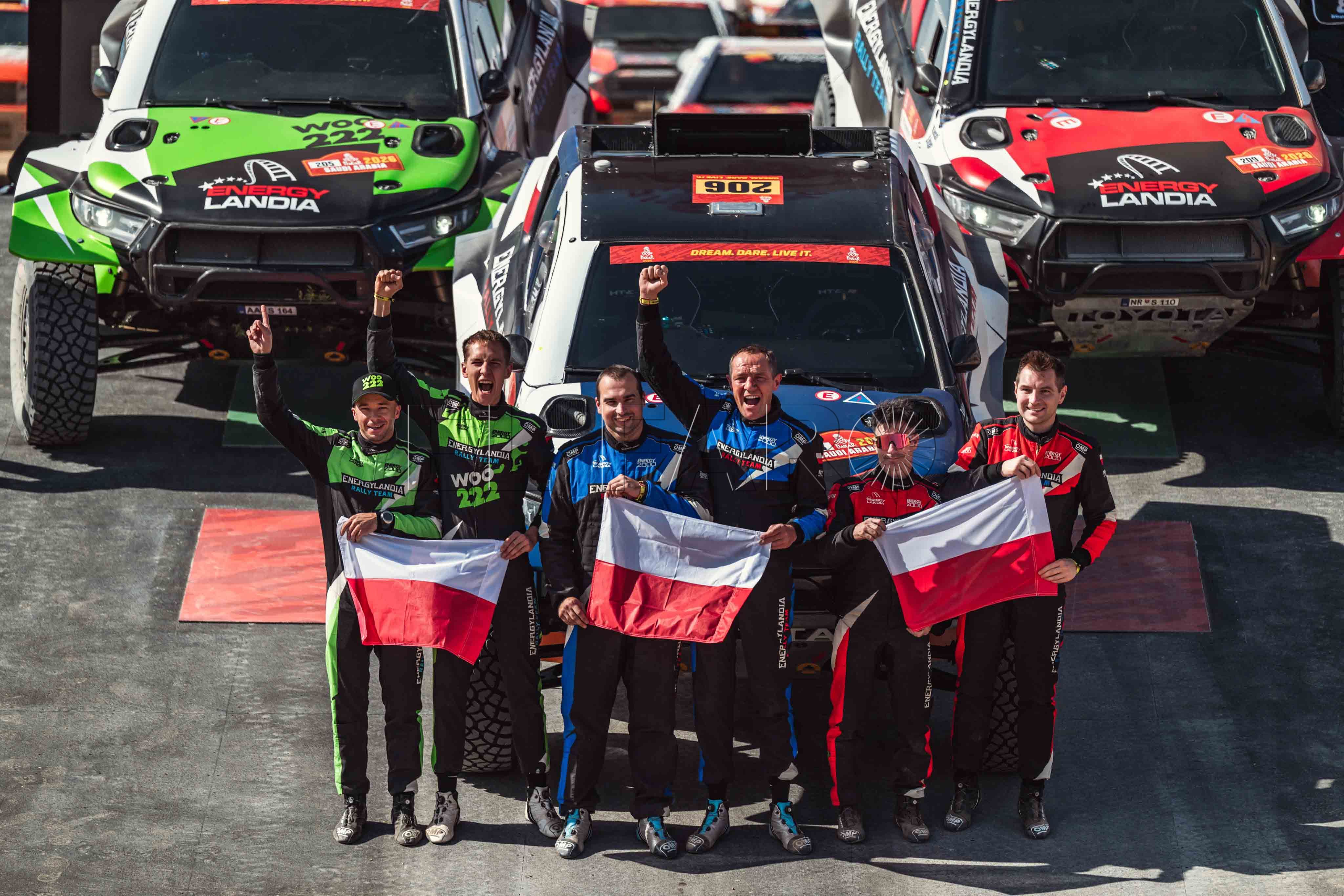 Melilla firma un histórico Dakar con sus tres pilotos como finishers