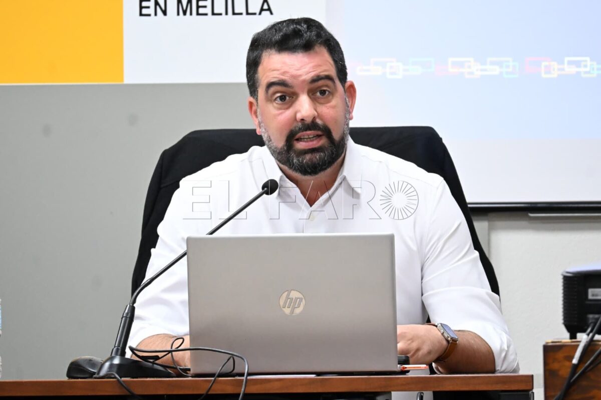 Vera saca pecho por la bajada del paro y atribuye las cifras a las políticas del Gobierno central