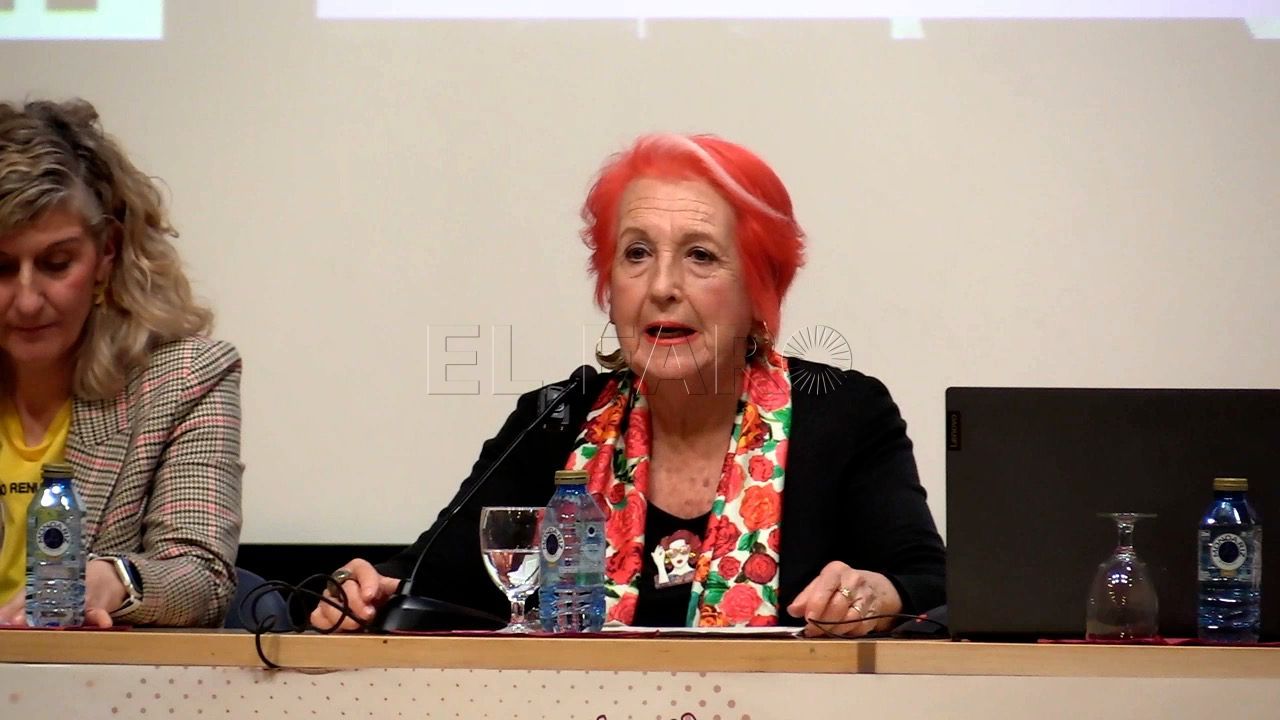 Rosa María Calaf, periodista y ponente en la presentación del calendario de SATE-STEs.