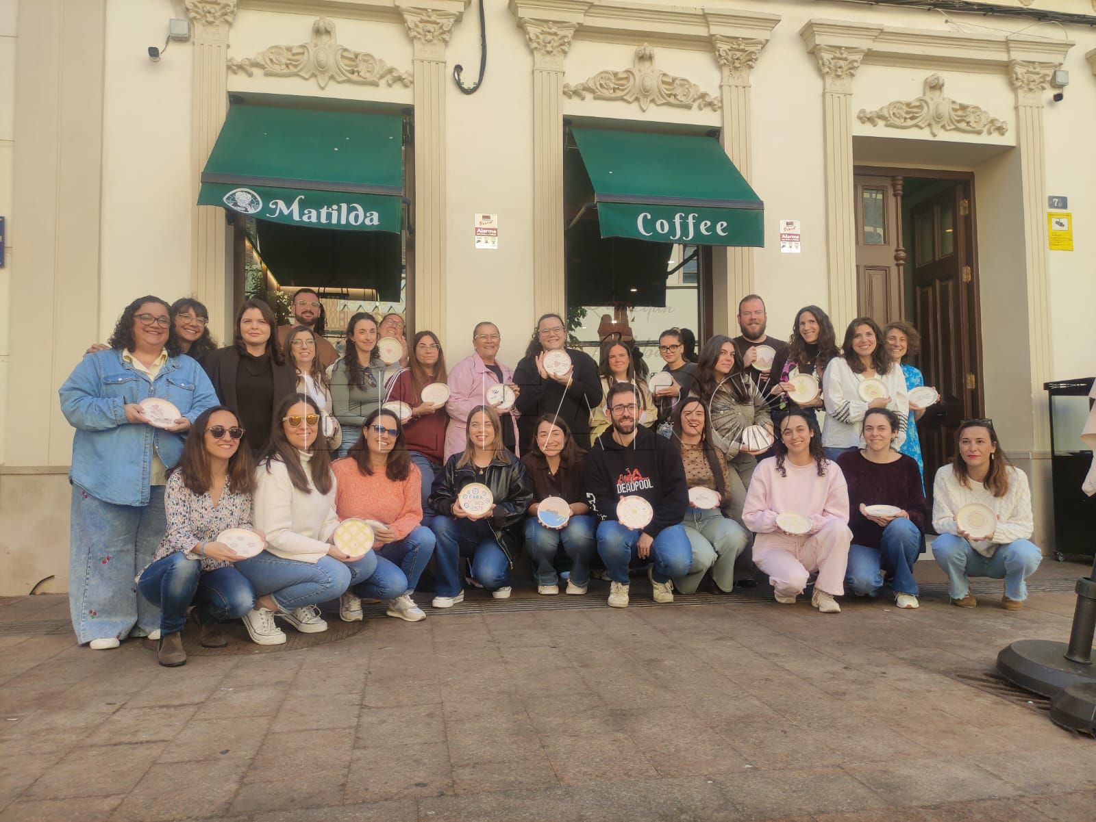 Entre aromas, matices y pinceladas: un domingo entre café y cerámica