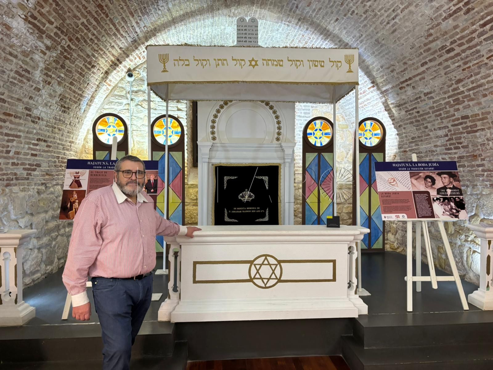 El Museo Etnográfico recrea la tradición de la boda judía en la exposición temporal ‘Hajatuná’