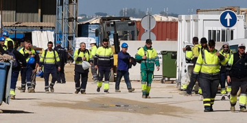 Parte de la plantilla trabajando en los proyectos eólicos. Foto:Antonio Vázquez/ La Voz de Cádiz