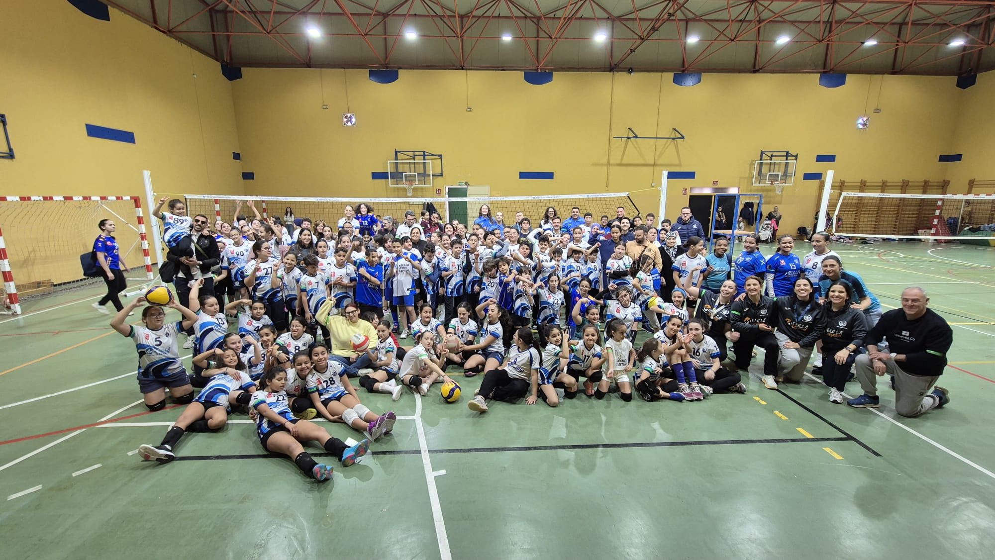 El Juan Caro acoge un torneo solidario en apoyo a la lucha contra el cáncer