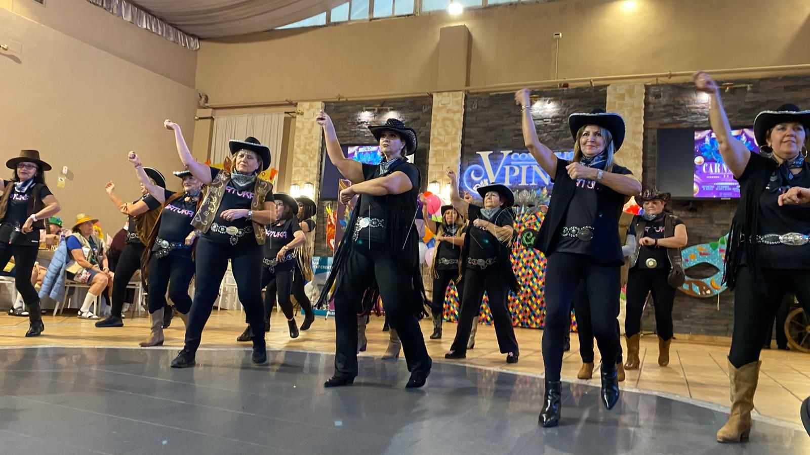 Aulas Culturales para Mayores celebra su esperado Carnaval por todo lo alto