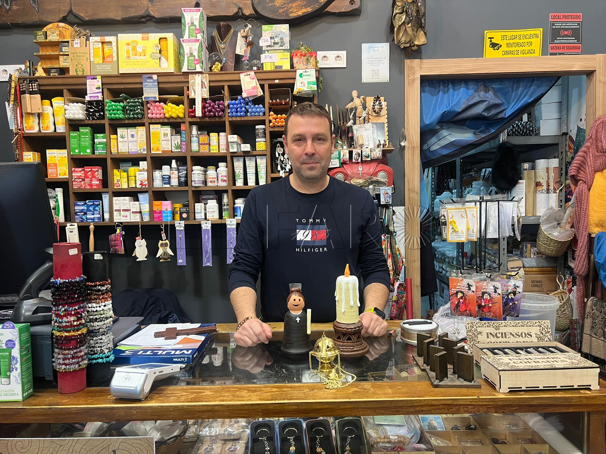 Embrujadas abre sus puertas para Semana Santa con novedades artesanas