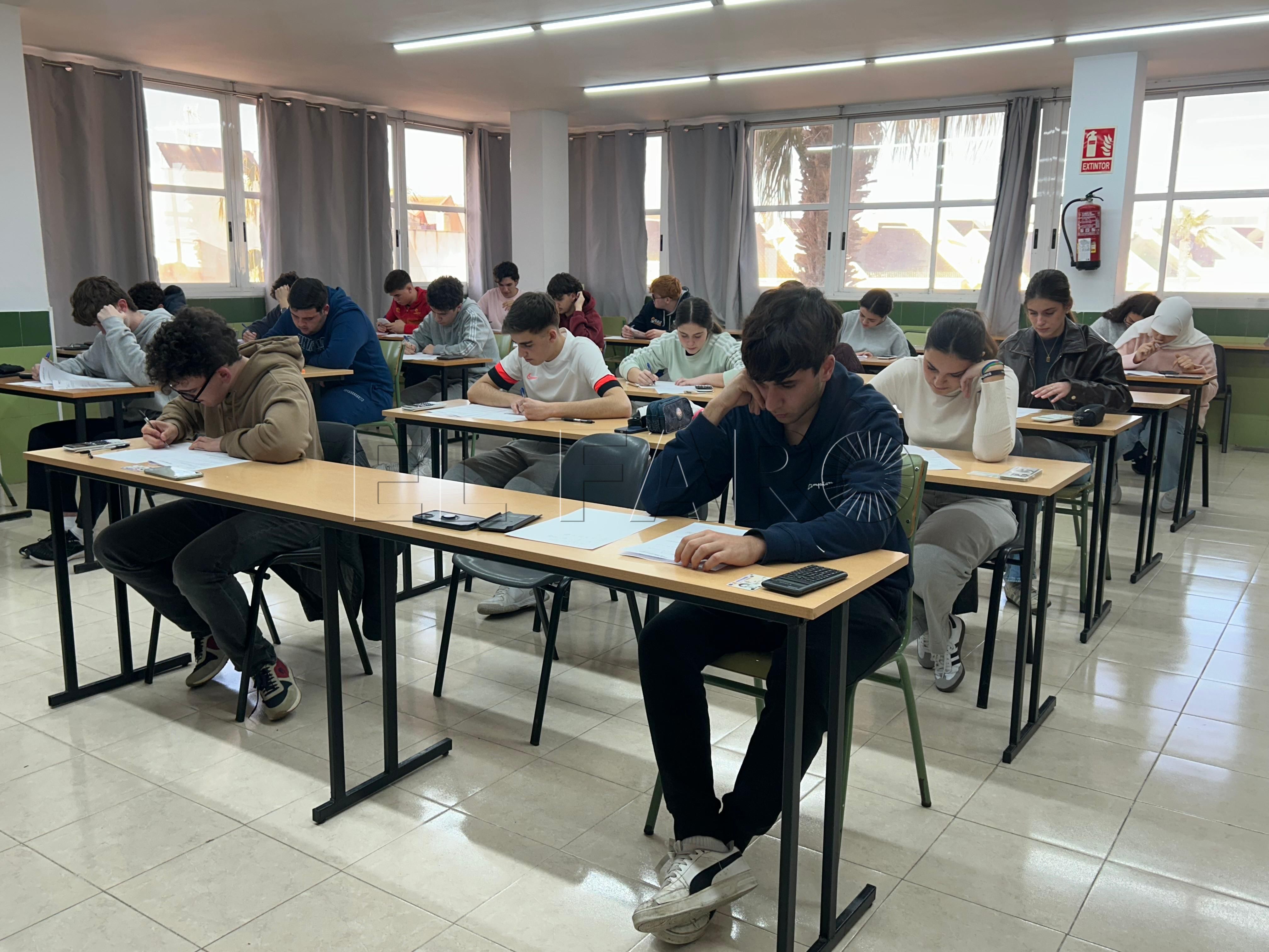 Arranca la fase local de las Olimpiadas de Física con más de 40 estudiantes