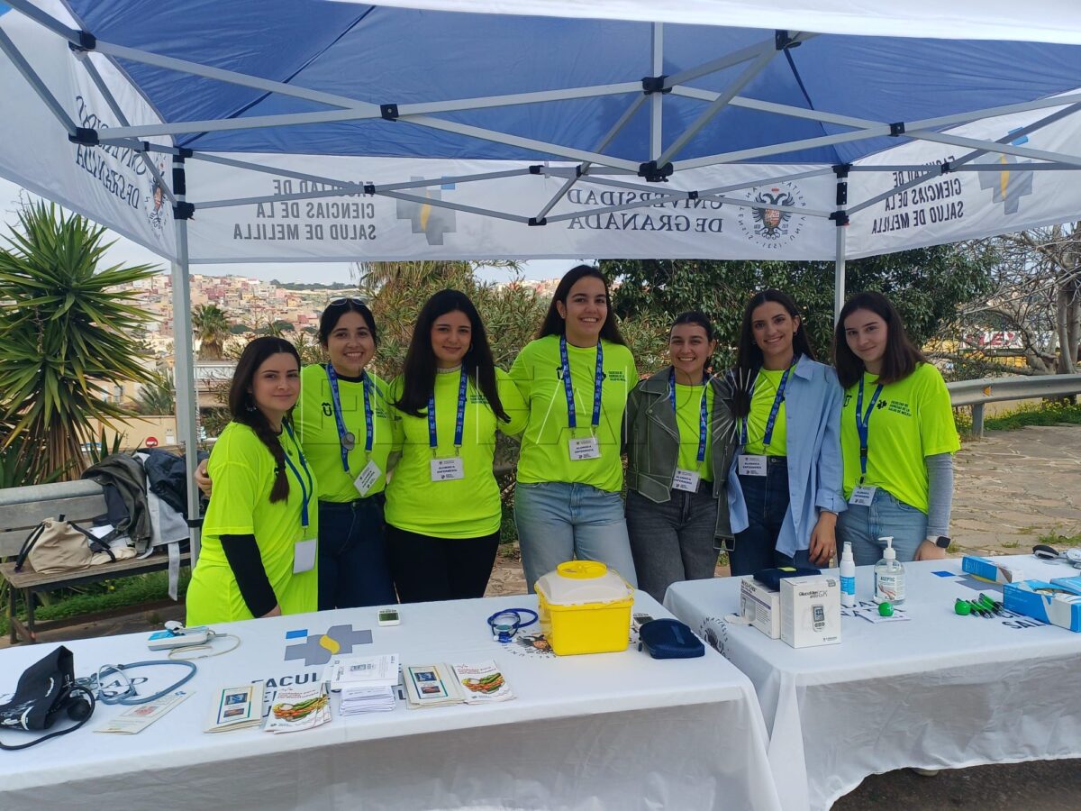 Una mesa de salud para informar y promover buenos hábitos en el Campus de Melilla