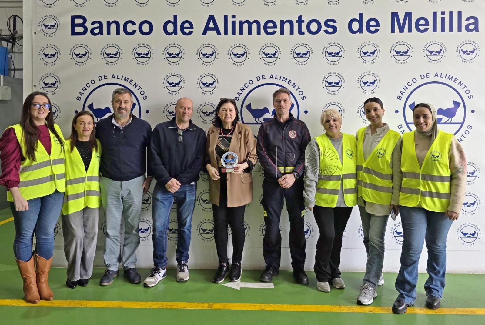 El Banco de Alimentos reconoce la labor solidaria de los bomberos de la ciudad