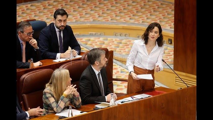 Isabel Díaz Ayuso en una sesión plenaria.