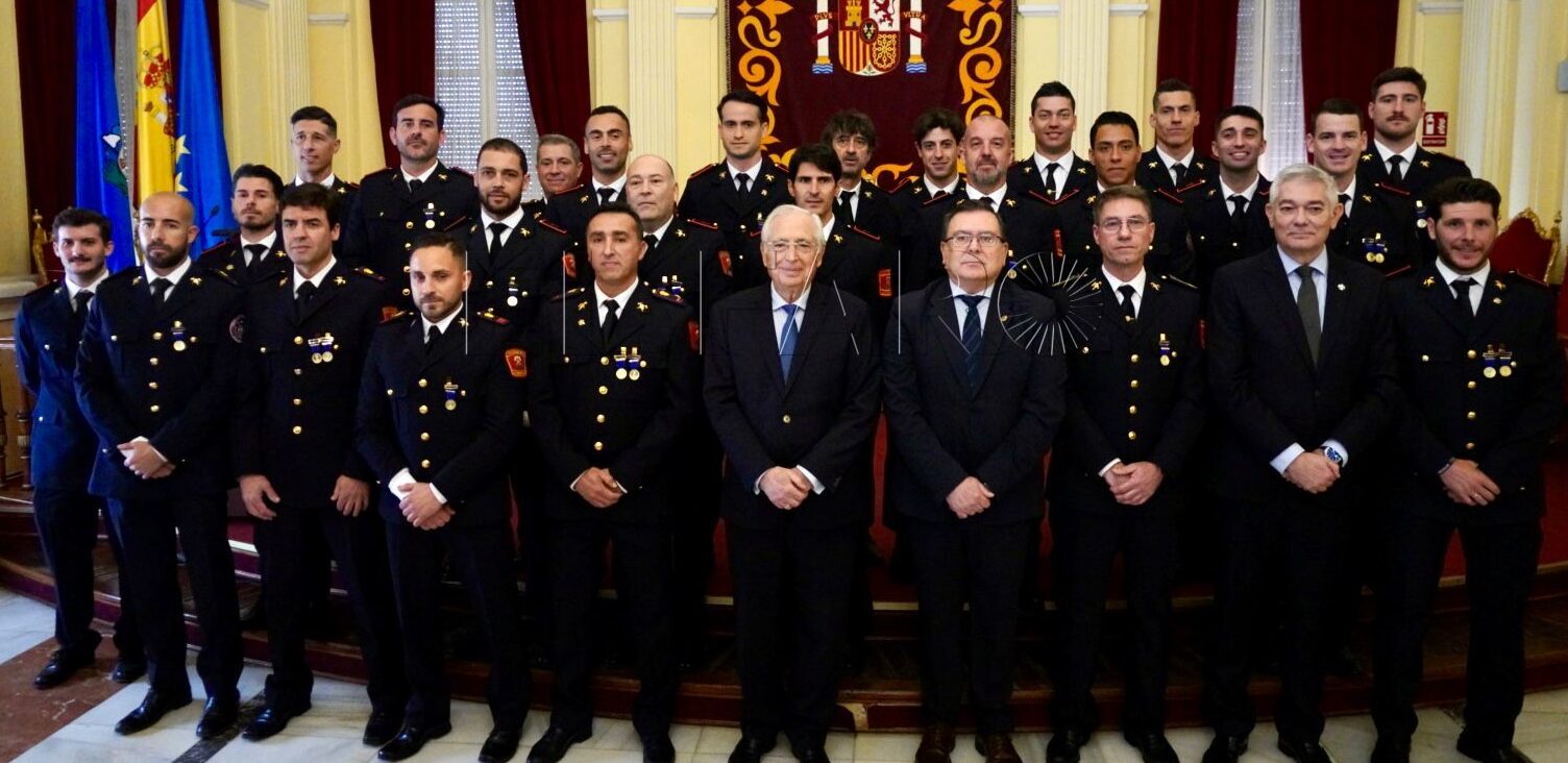 Melilla premia la valentía de sus bomberos en Valencia y Zamora