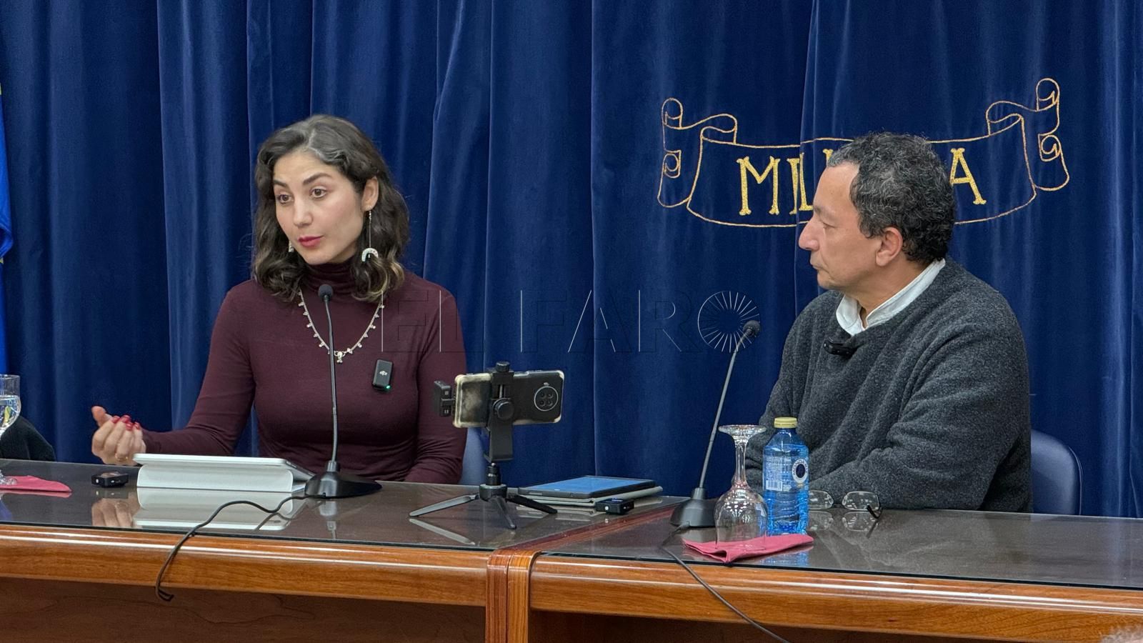 Mohamed Hammu y la doctora en lengua y literatura persa Saeideh Ghasemi. -JCF-