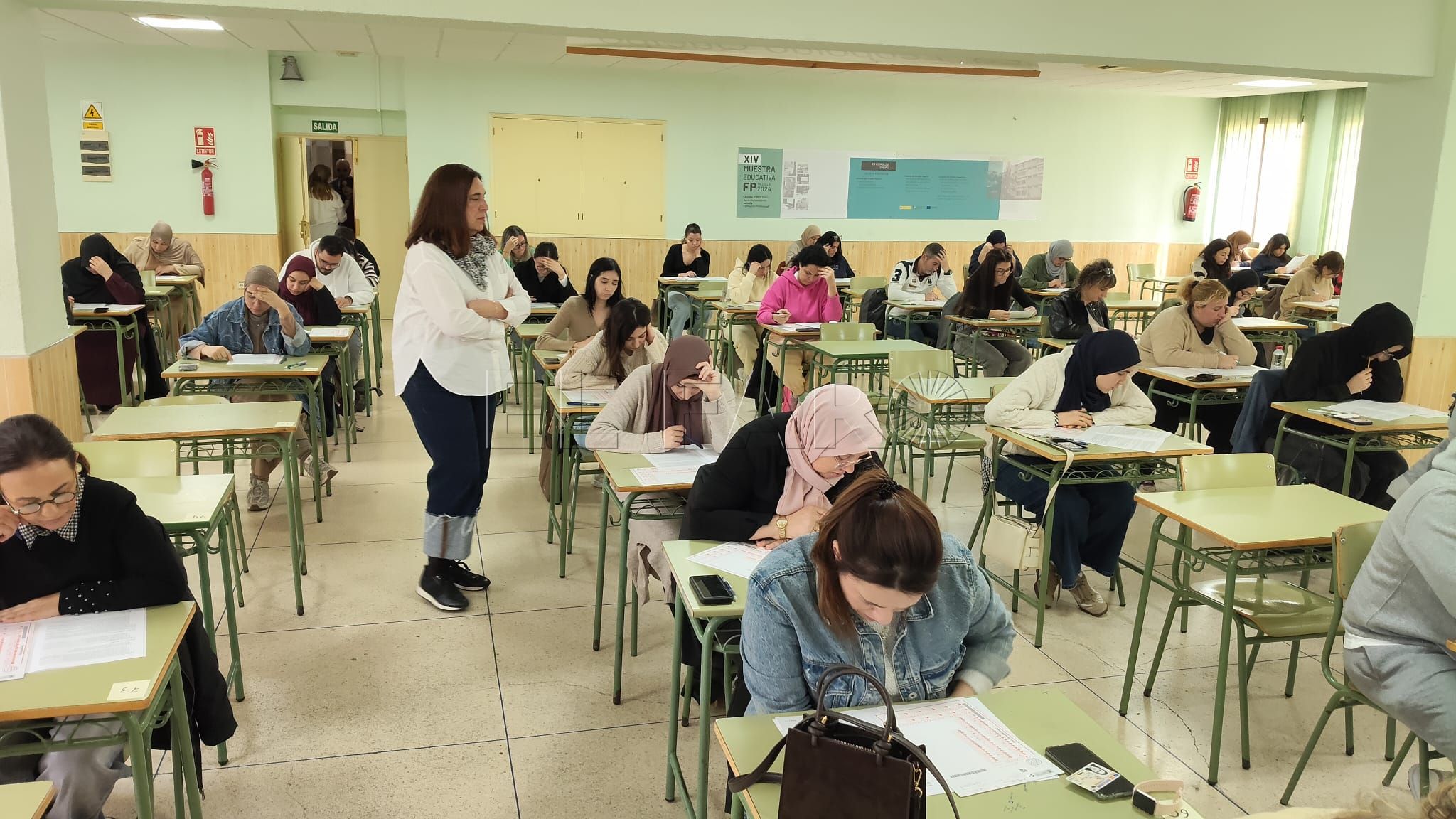 Los estudiantes realizando el examen el pasado sábado.