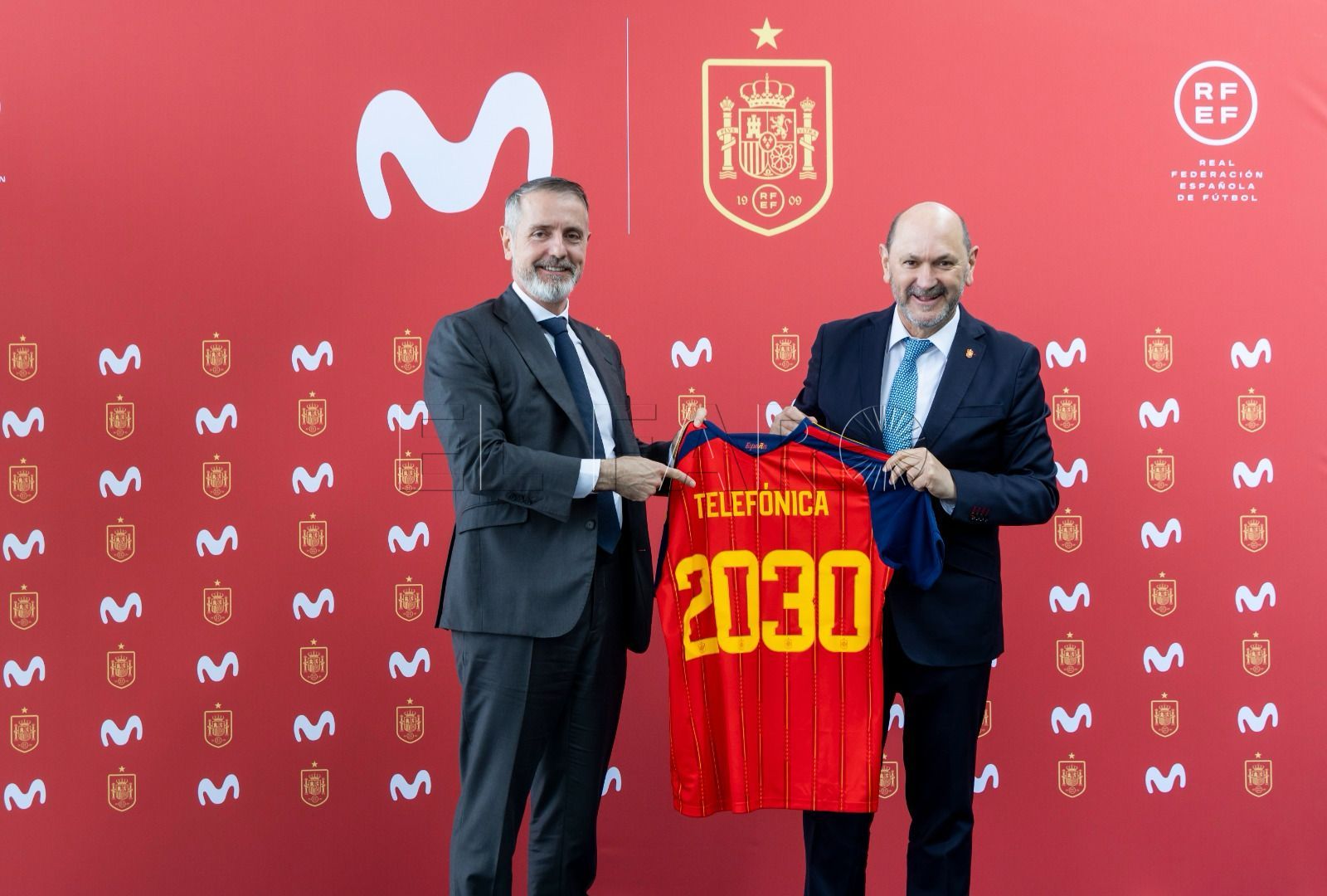 Telefónica se une a la RFEF hasta 2030 como socio tecnológico de la Selección Española