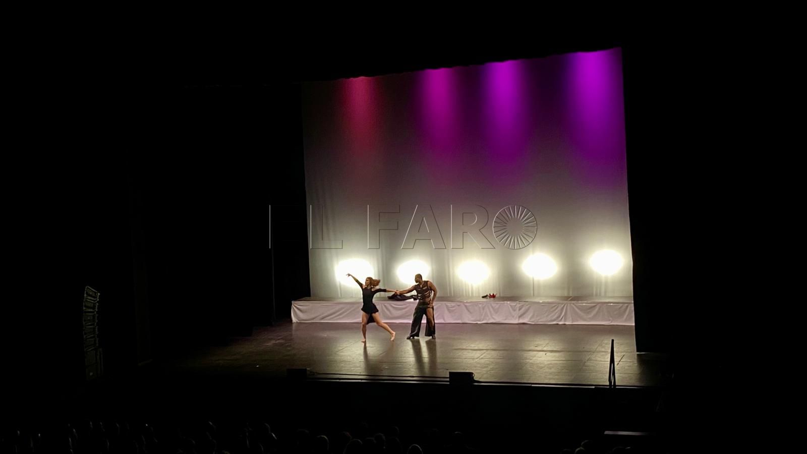 Hamlet se estrena en el Kursaal con éxito de taquilla a pesar del puente