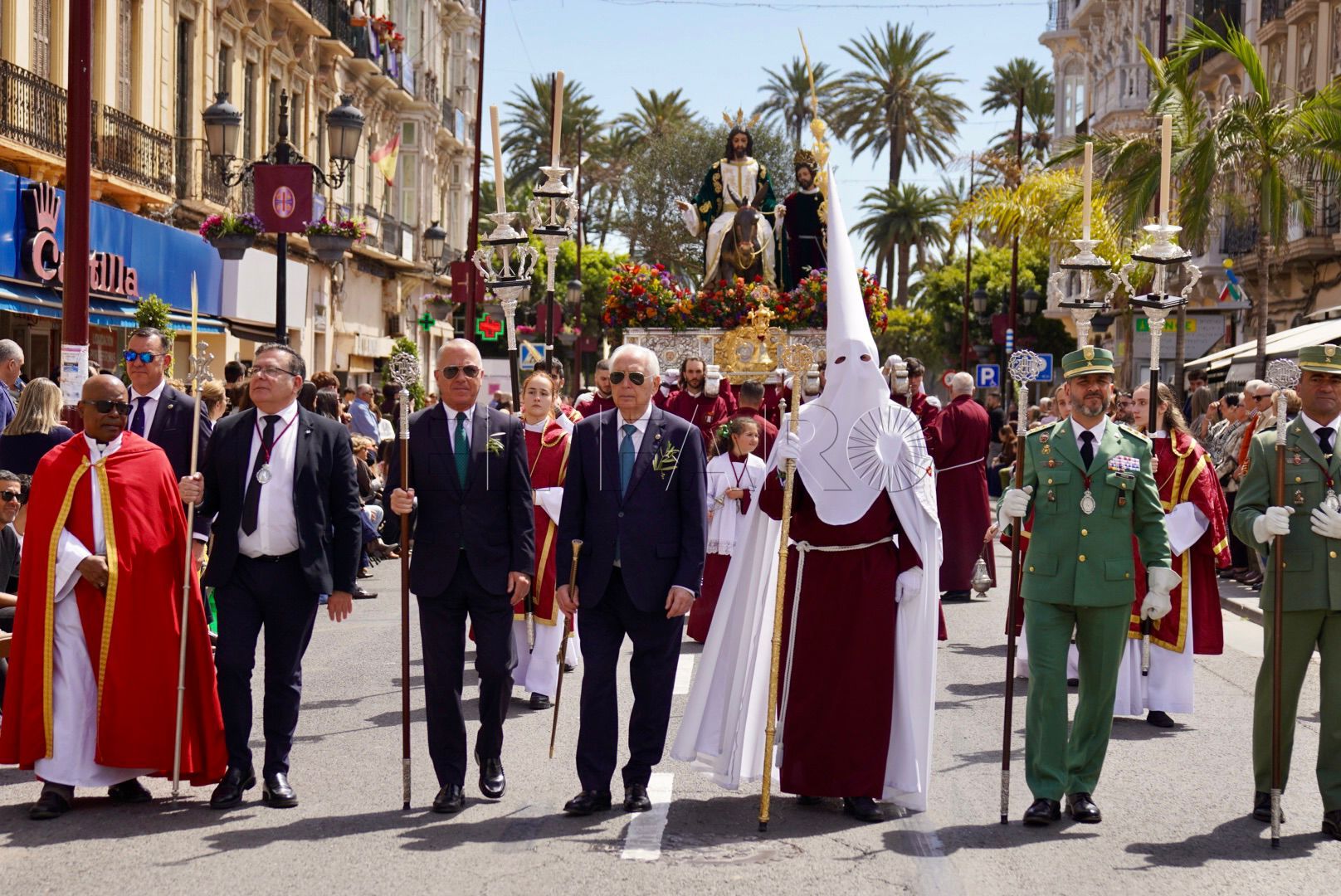 Un Domingo de Ramos de sol, reencuentro y participación