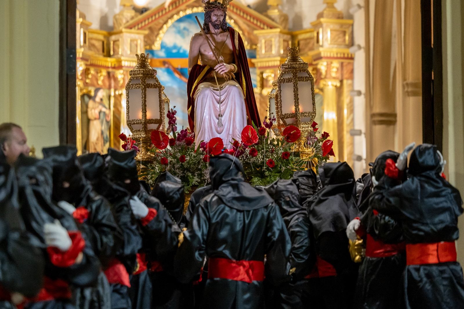El hábito de nazareno: colores, simbología y códigos de vestimenta