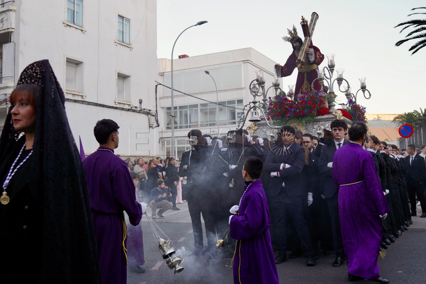 El Nazareno y las Lágrimas recorren Melilla