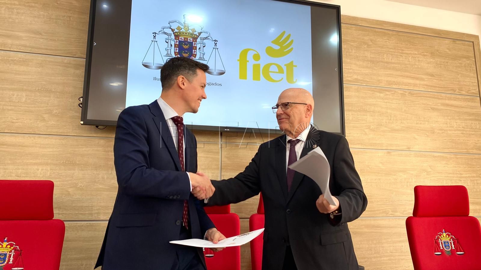 Firma del acuerdo entre FIET y el Colegio de Abogados de Melilla