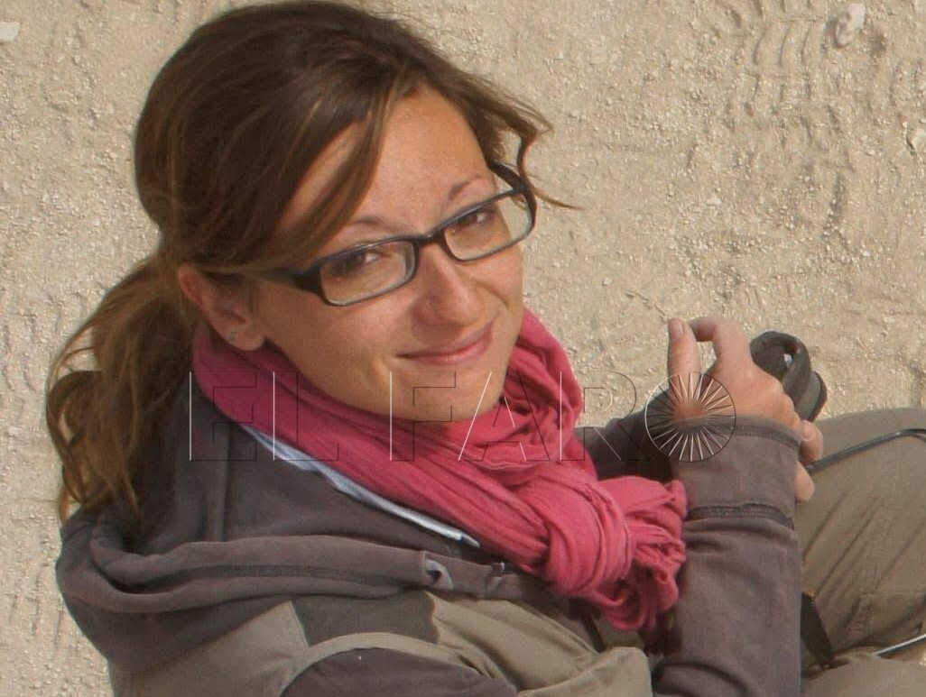 Doctora Gema Menéndez quien presenta la ponencia 'El arte de morir en Deir el-Medina' en el aula 10 de la Uned Melilla. -Cedida por la especialista-