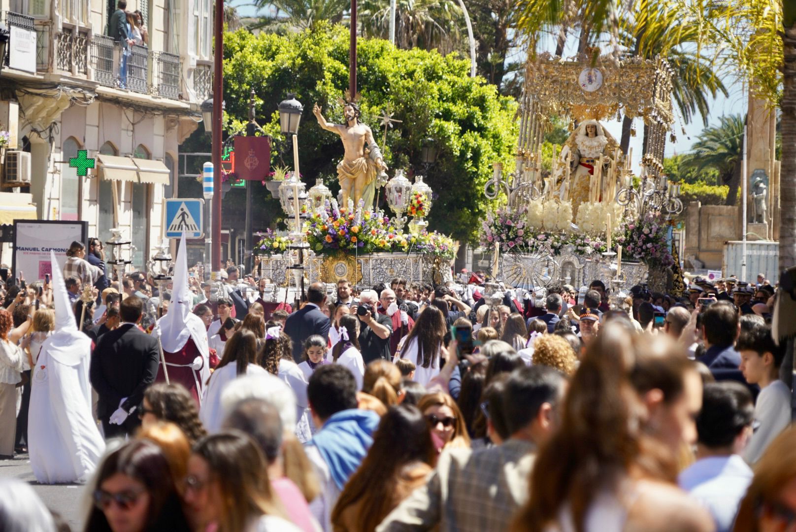 La Resurrección de Cristo abre el camino de la vida eterna