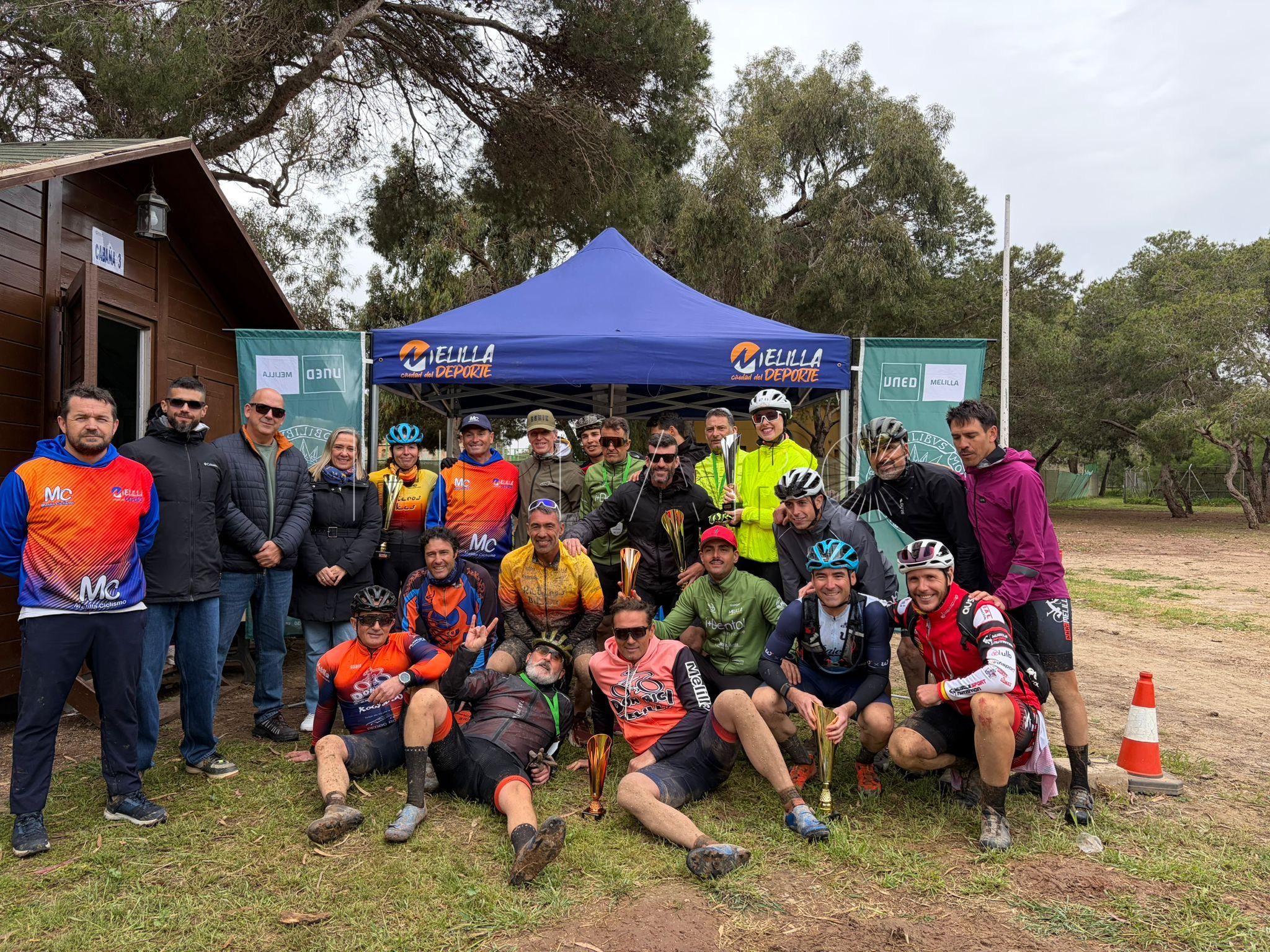 Los ciclistas melillenses desafían a la tormenta en un exigente II Trofeo UNED de BTT y Gravel 2026