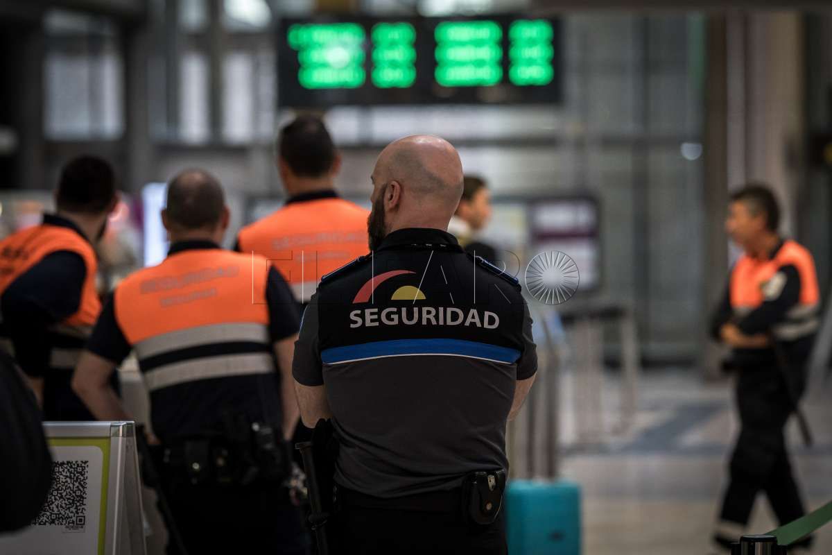 Esta es una iniciativa dirigida específicamente a personas desempleadas inscritas en el Servicio Público de Empleo Estatal (SEPE).