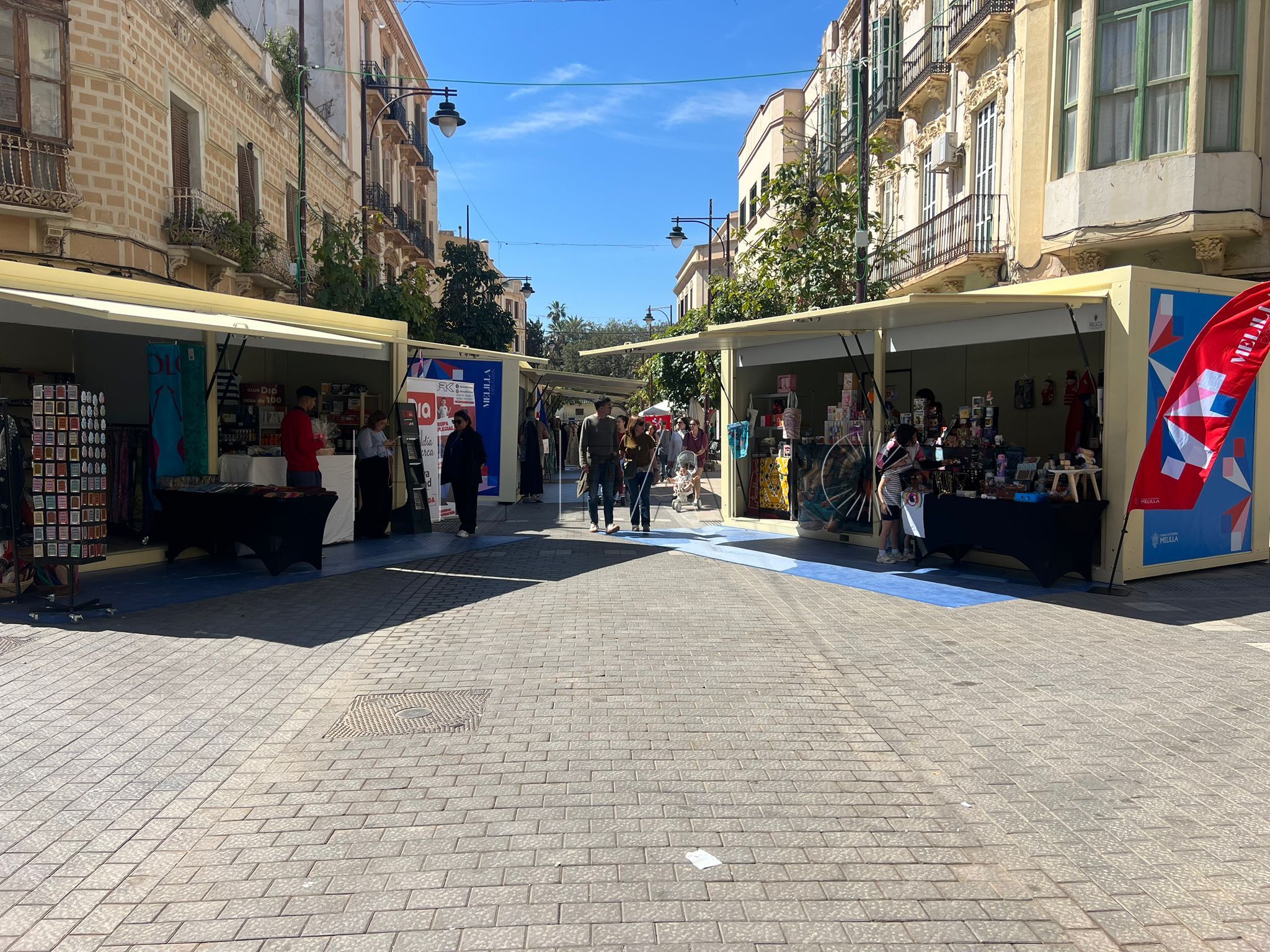 Los stands permanecerán abiertos hasta la próxima semana.