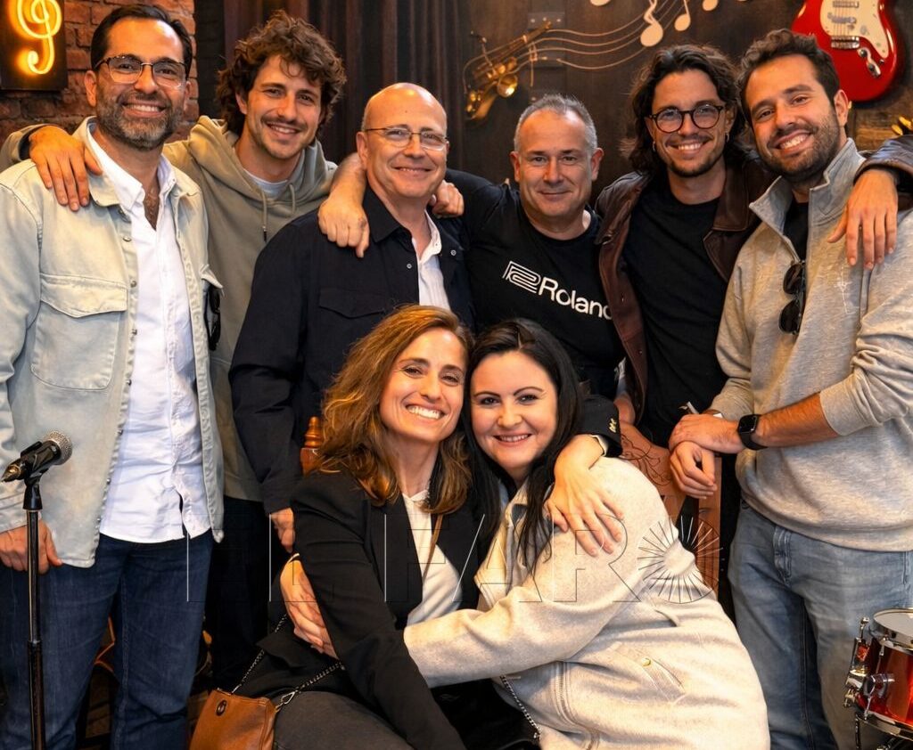 El grupo Dique Sur en la grabación del nuevo single 'Too Late'