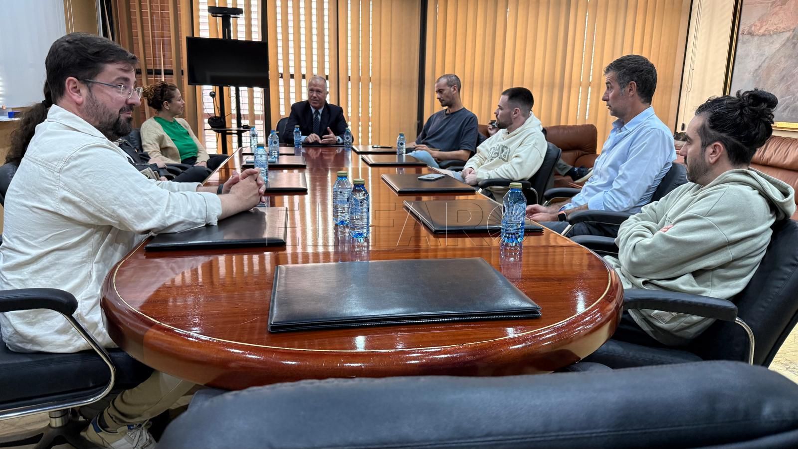 El consejero de Innovación Tecnológica, Miguel Marín se reunió con los creadores de contenido.