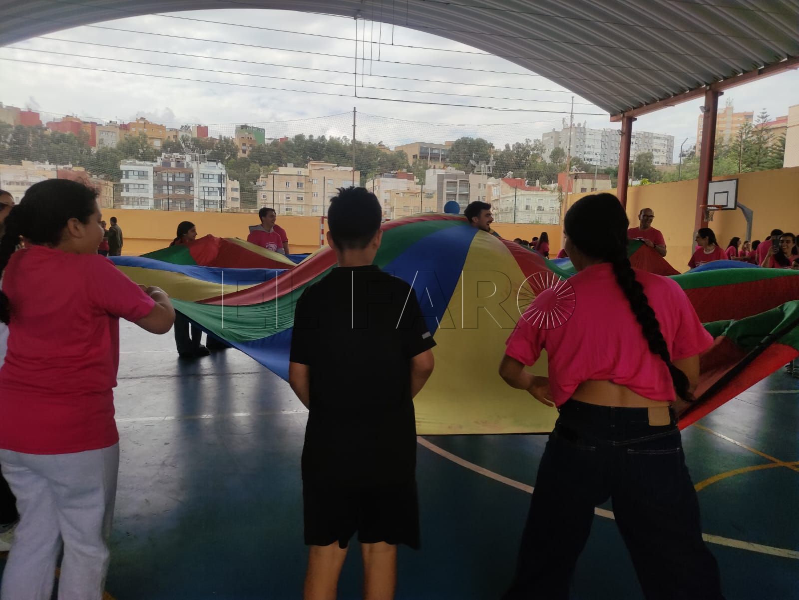 El CEIP Velázquez acabó acogiendo la iniciativa que estaba prevista en la Explanada de San Lorenzo, como cada año. -AGC-