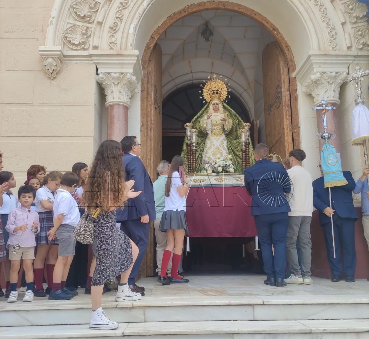 Entrada de Nuestra Señora de Gracia y Esperanza a la iglesia Sagrado Corazón de Jesús. -AGC-