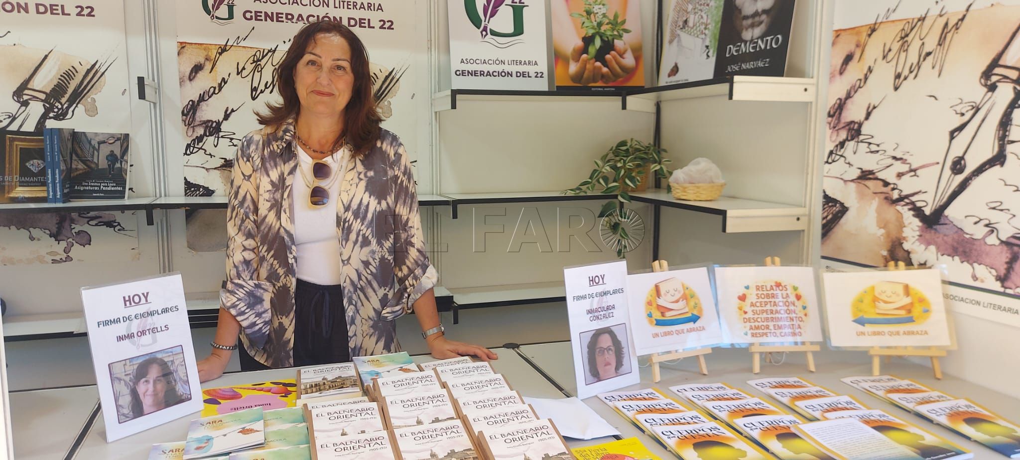 Inmaculada Ortells, maestra y escritora melillense participando en la Feria del Libro en Málaga con su libro 'Balneario Oriental'. -Cedida por la autora-