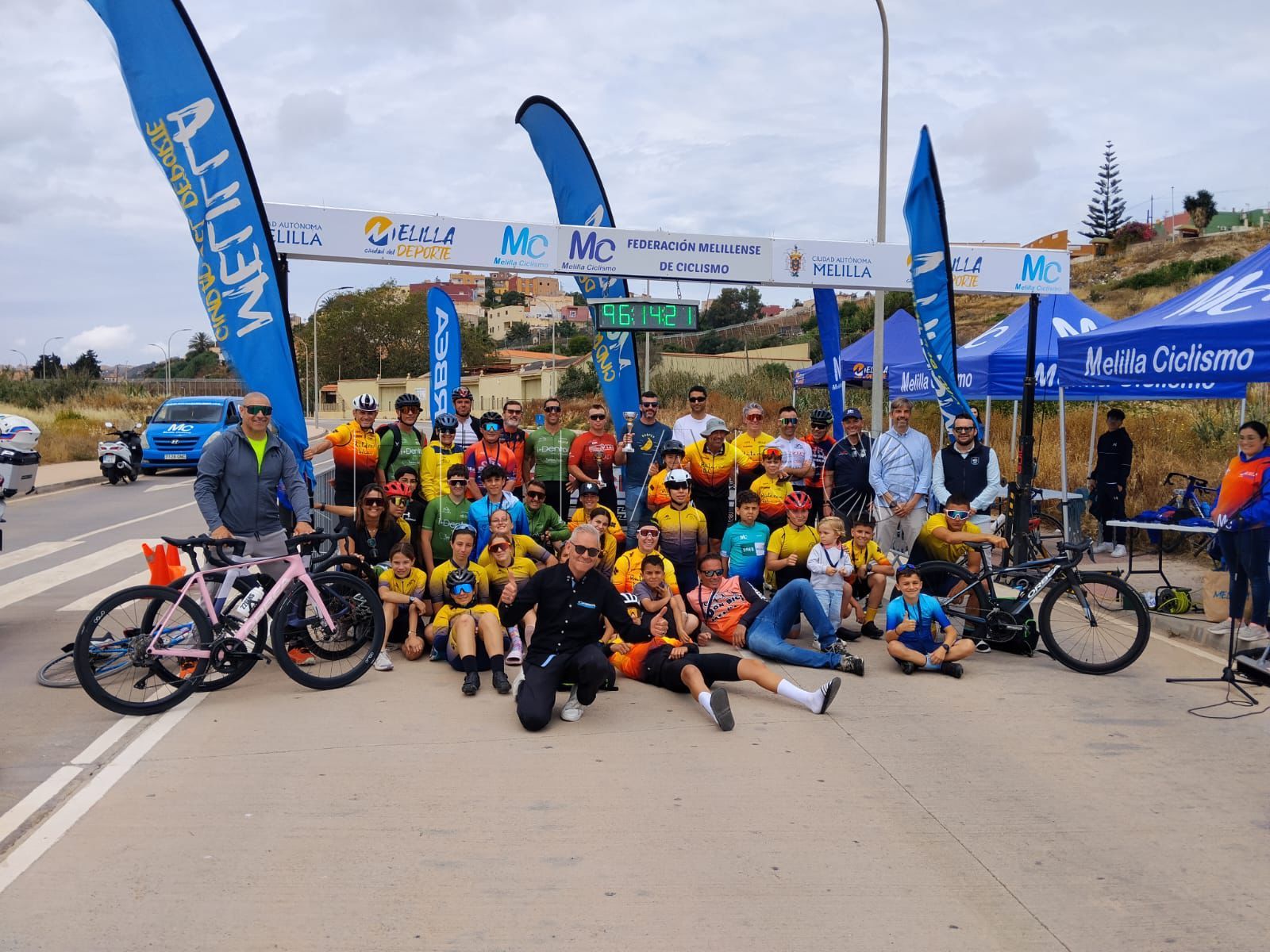 Crístian González se impone en el IV GP Orbea-Ciclos Central marcado por la solidaridad con Liam