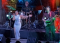 Música a la Luna arranca con un homenaje elegante y sensual a Sade de la mano de Sweet Adu
