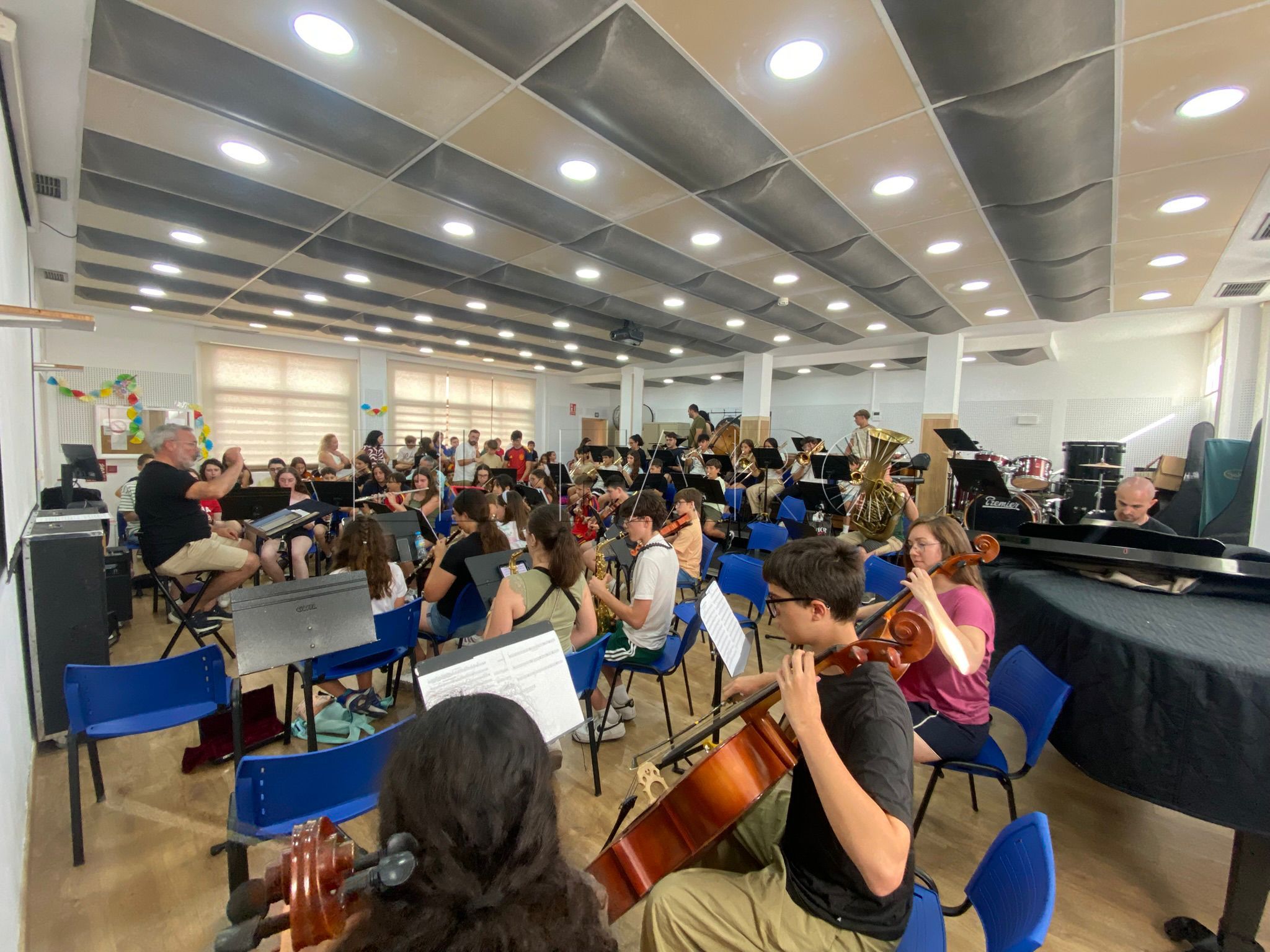 Ensayo de la Banda Joven previo a los conciertos de fin de curso, casi 100 personas la conforman. -Cedida por Rincón-