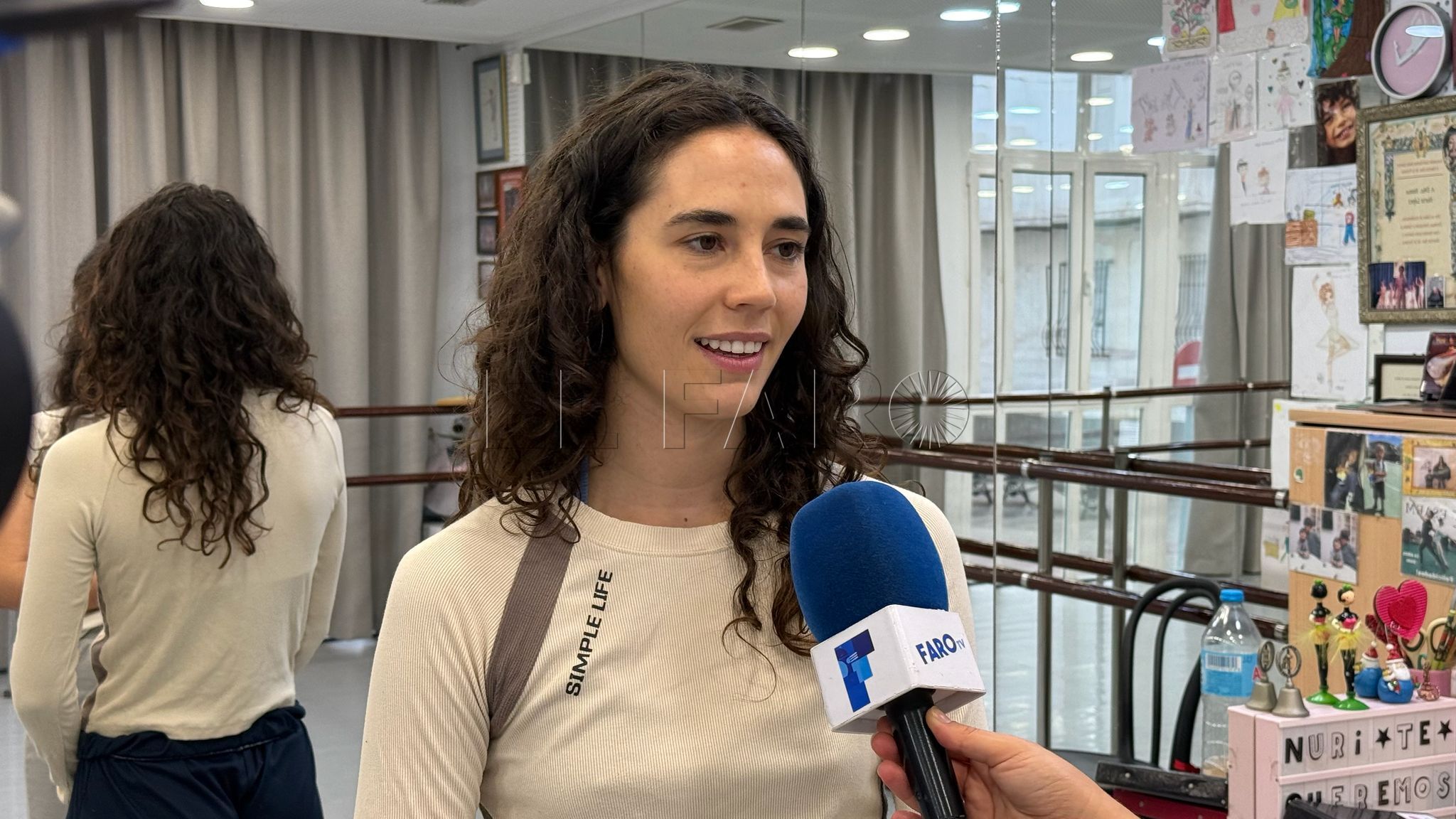 Marina Varem durante la masterclass en la Escuela de Música y Danza "Pilar Muñoz González". -JCF-